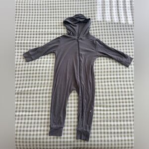 Kyte BABY Charcoal Hooded Romper